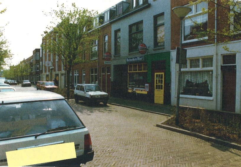 Café en coffeeshop Revolution aan de Prof. Rankestraat