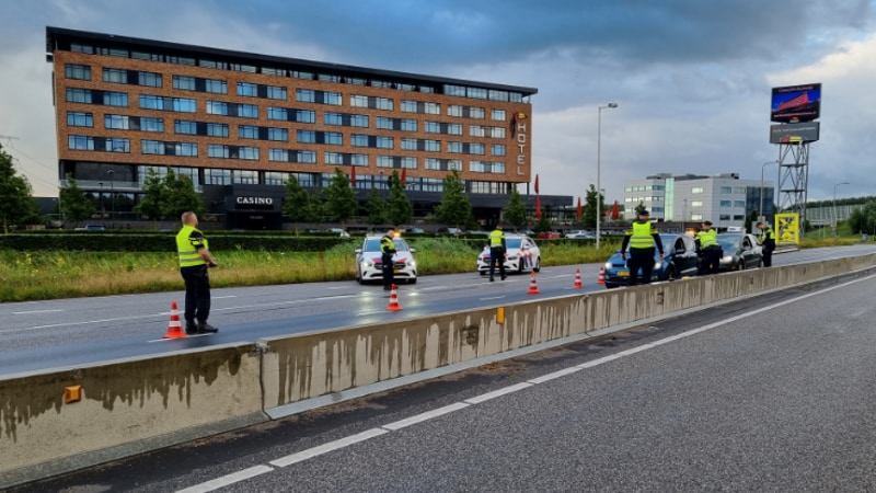 Verkeerscontrole Oostzaan op zondagochtend