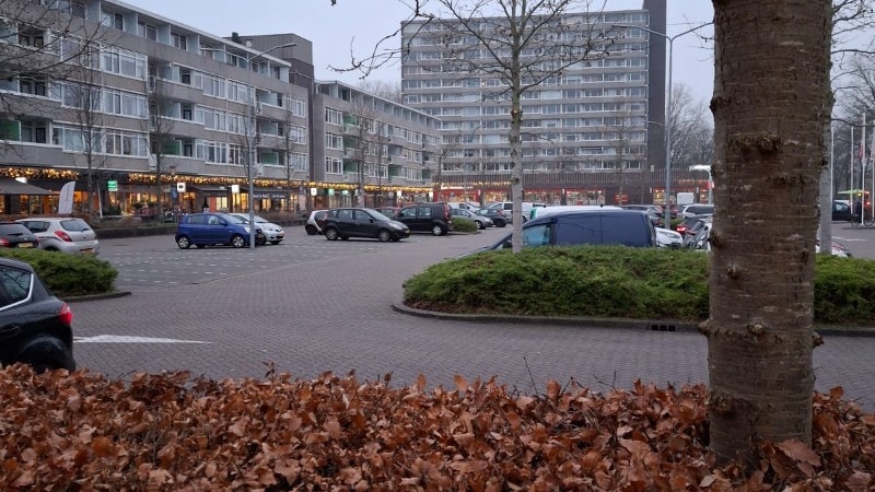 Het winkelcentrum waar de drogisterij zich bevindt