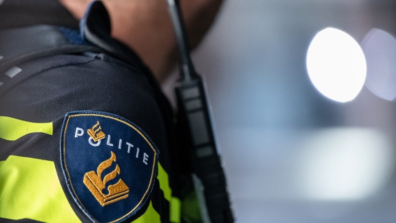 Politie zoekt getuigen en camerabeelden van gewelddadige straatroof in Almere